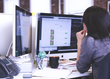 Mengamankan Reputasi dan Keputusan Bisnis: Pentingnya Pemantauan Berita Online untuk Perusahaan Modern